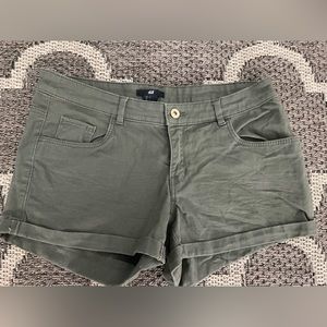 H&M Green Army Shorts (Size 8)